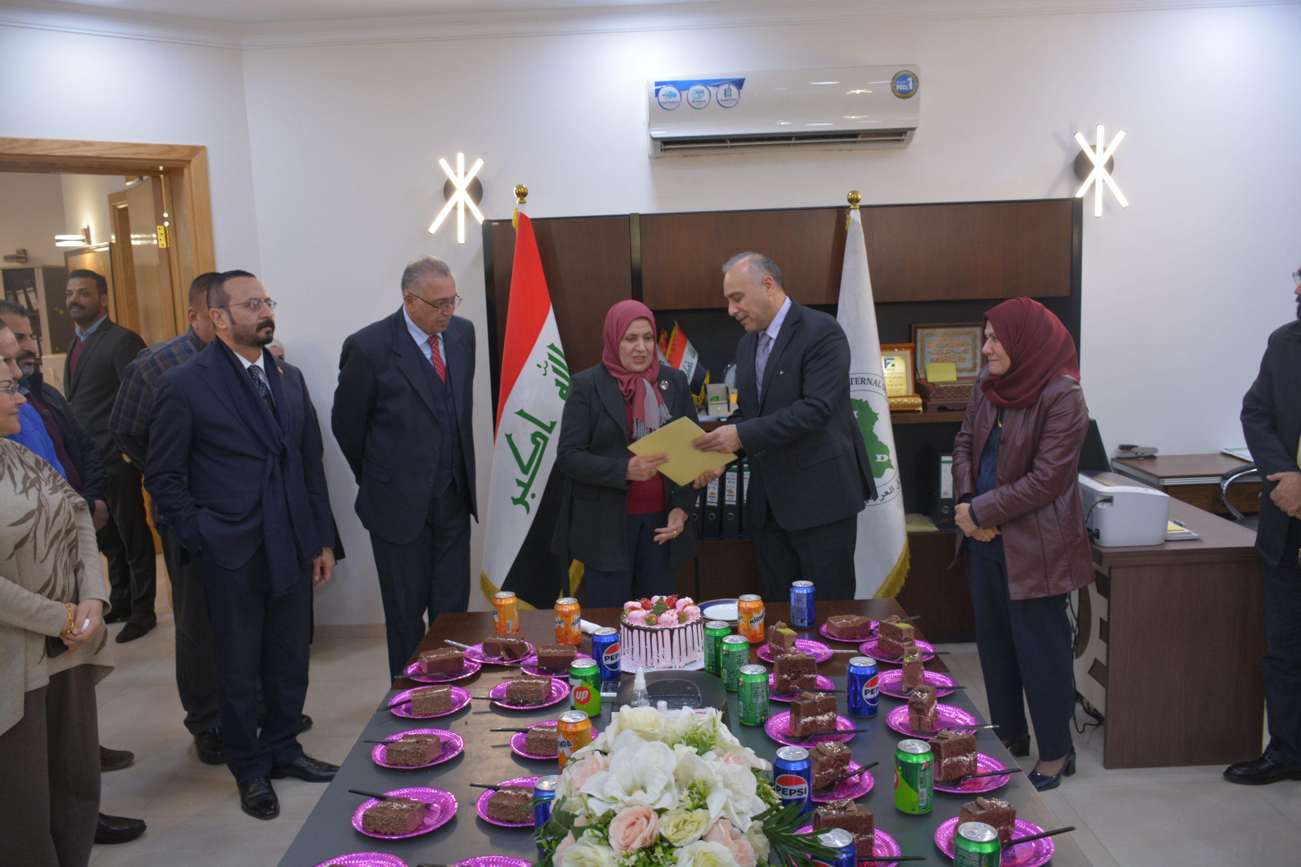 You are currently viewing الصندوق العراقي للتنمية الخارجية يقيم احتفالية تكريم الموظفين المحالين الى التقاعد